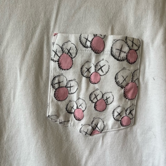 KAWS x Uniqlo BFF Pocket Tee White - Picture 9 of 10